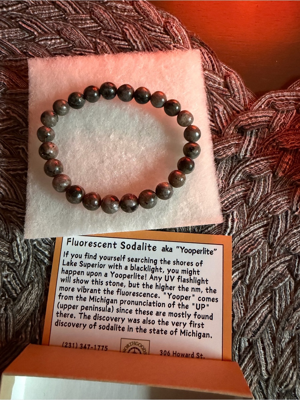 Fluorescent Sodalite Yooperlite Beaded Bracelet - Brown
